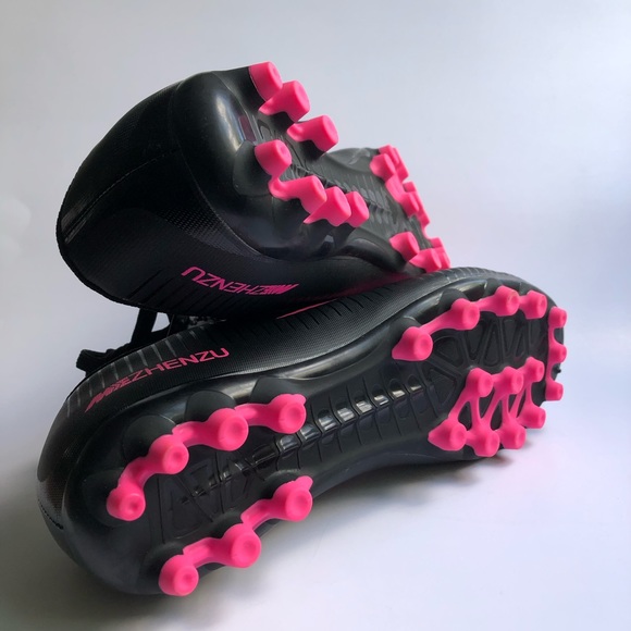 ZHENZU Soccer Cleats - Picture 5 of 10